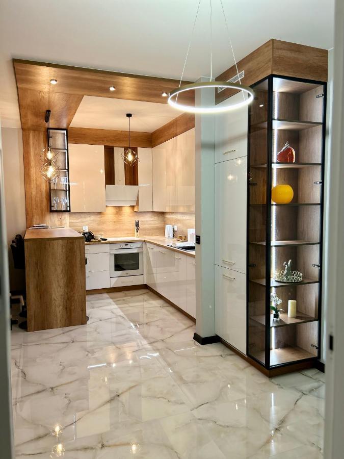 Golden Luxury Suite Nowy Dwór Mazowiecki Екстериор снимка