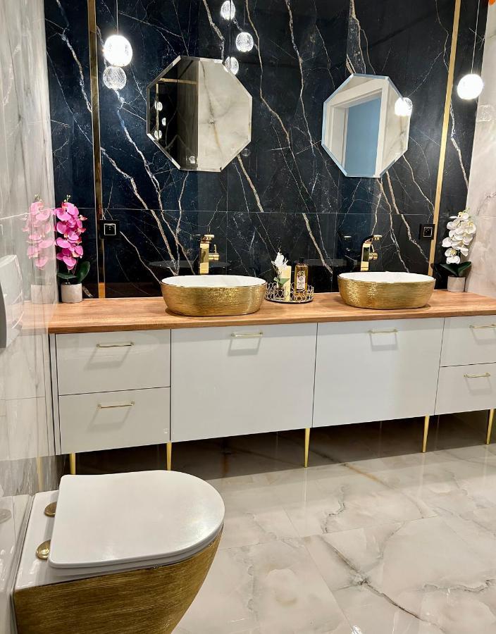 Golden Luxury Suite Nowy Dwór Mazowiecki Екстериор снимка